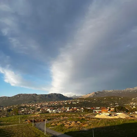 Bright Practical Great Mountain View - Easy Parking & Fast Wifi Апартаменты